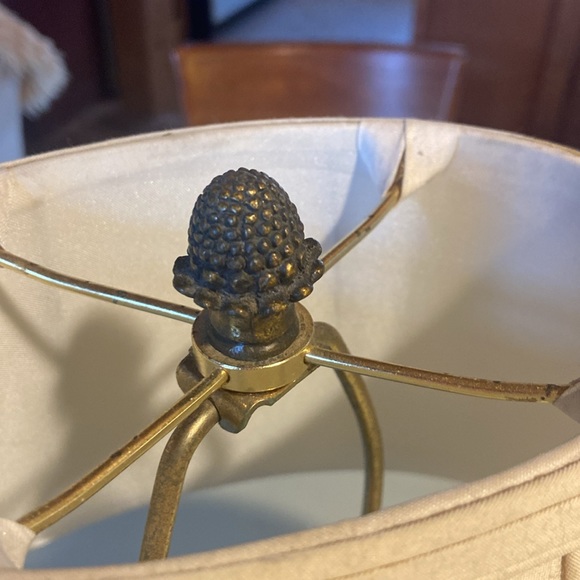 Lamp with lampshade 16” T x 14” W lamp - Picture 3 of 4